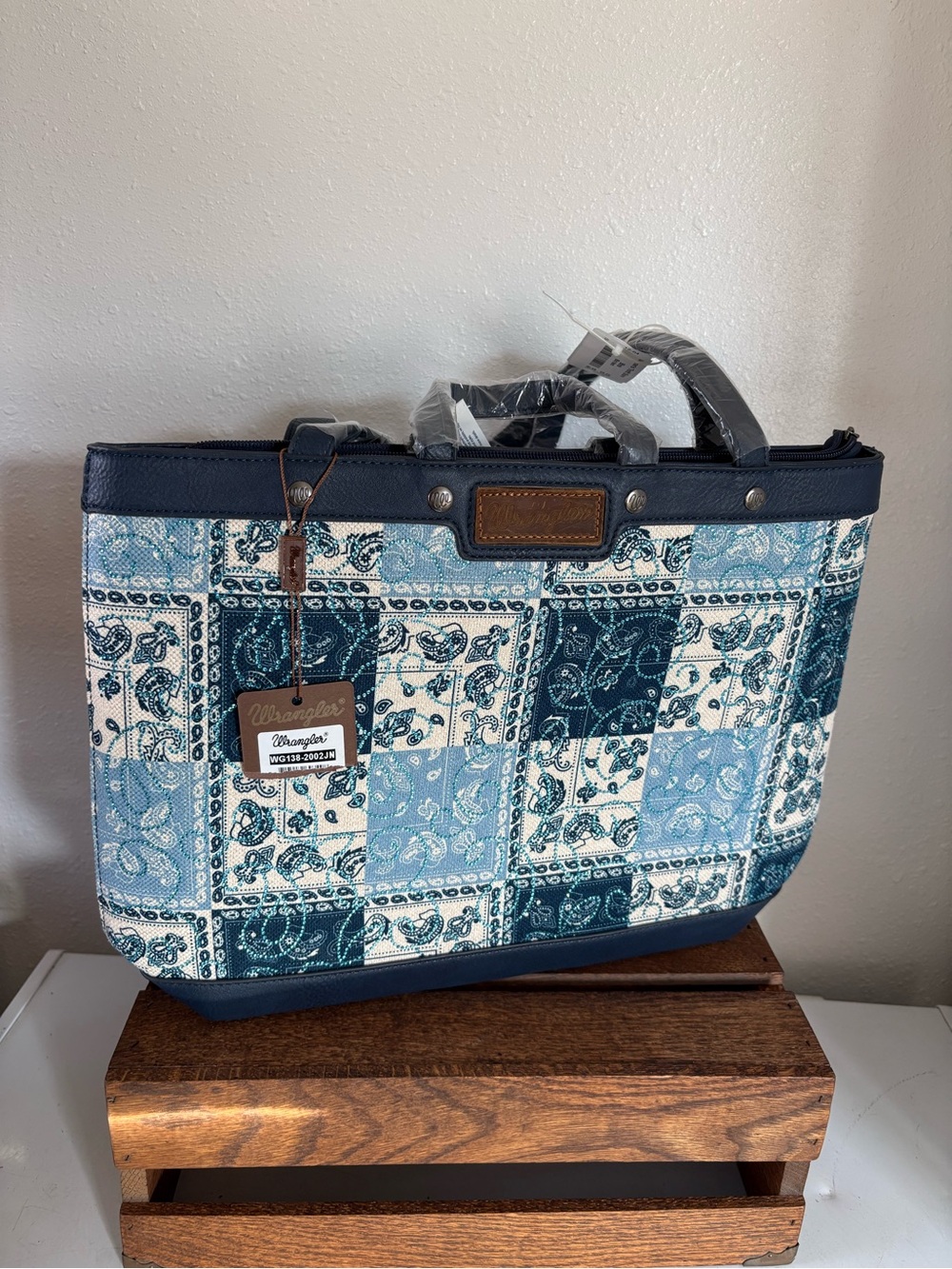 Wrangler WG138-2002JN Paisley Bandana Patchwork Tote Bag Blue NWT Rhinestone